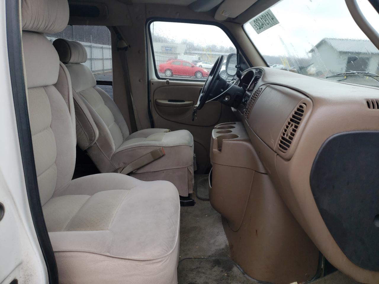 Photo 5 from auction – 2001 DODGE RAM VAN B1 with VIN 2B6HB11Y91K559252