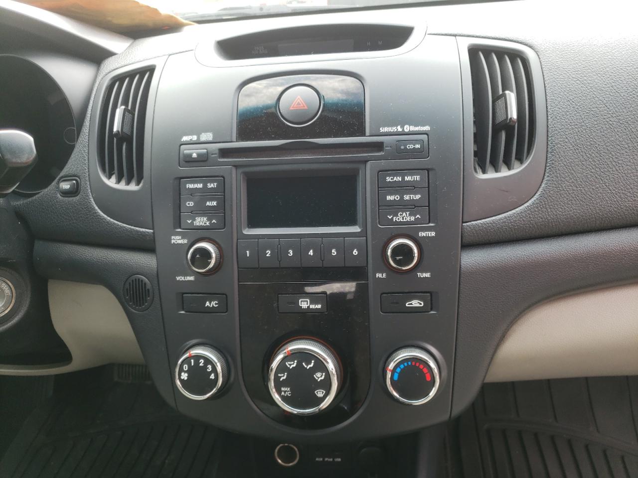 Zdjęcie 9 z aukcji – 2012 KIA FORTE EX z VIN KNAFU5A24C5585195
