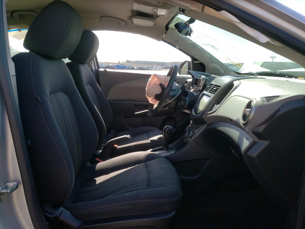 Photo 5 from auction – 2016 CHEVROLET SONIC LT with VIN 1G1JC5SH1G4108229