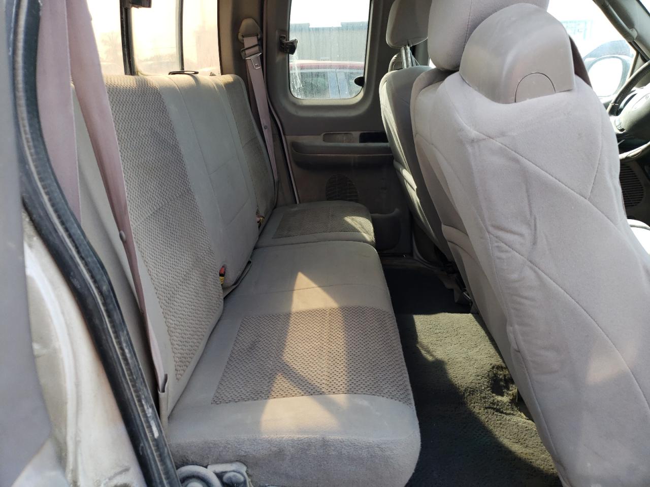 Photo 6 from auction – 2003 FORD F150 with VIN 2FTRX17L13CA05553