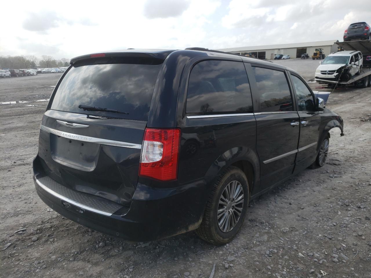 Photo 4 from auction – 2013 CHRYSLER TOWN & COU with VIN 2C4RC1CG9DR615817
