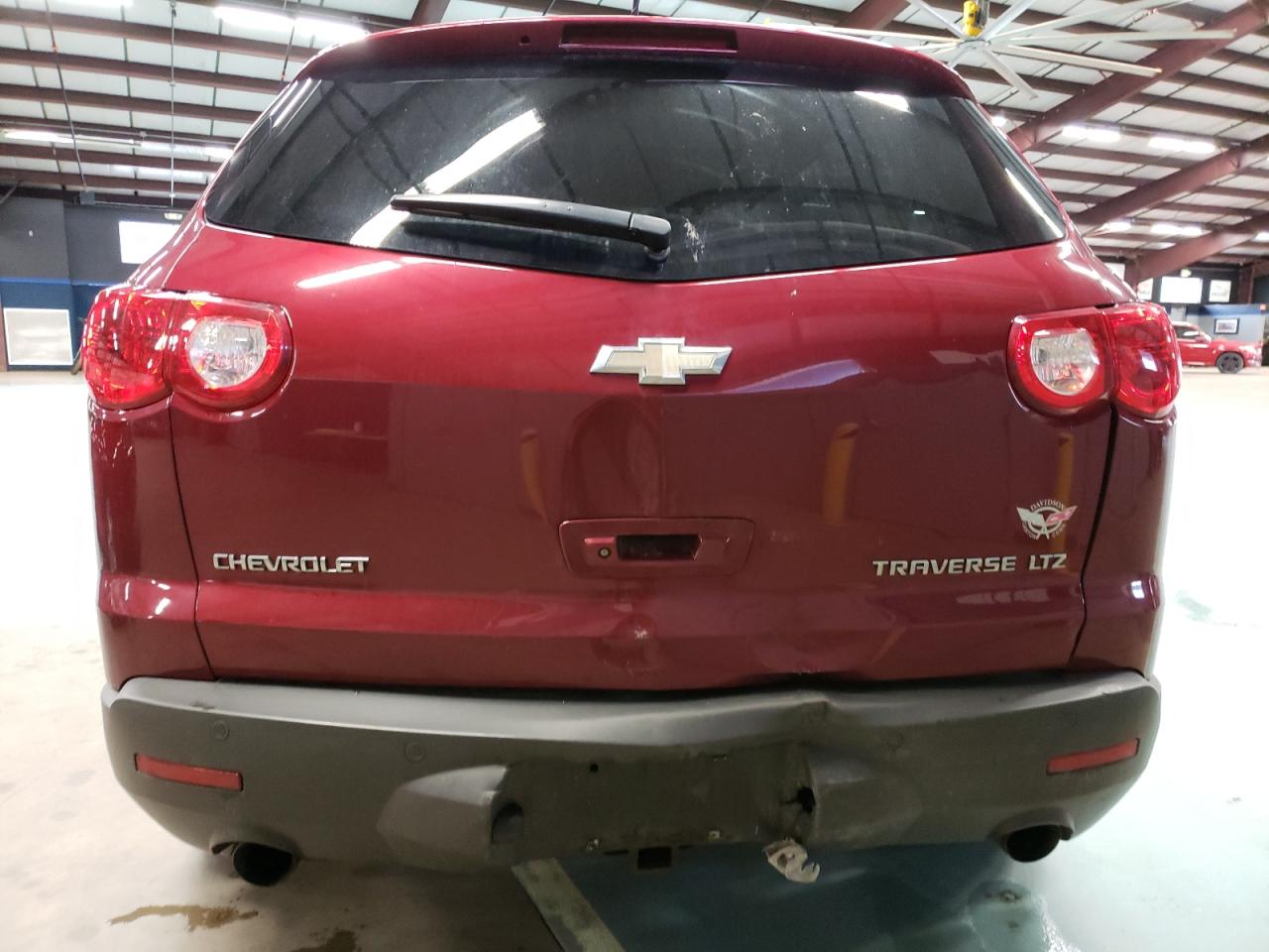 Photo 9 from auction – 2010 CHEVROLET TRAVERSE L with VIN 1GNLVHED7AS117273