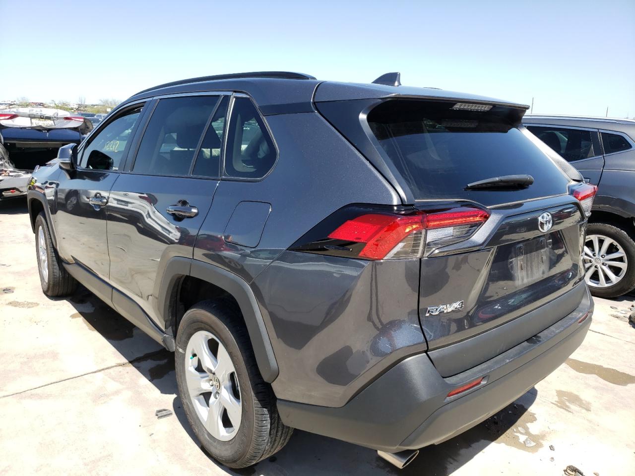 Photo 3 from auction – 2021 TOYOTA RAV4 XLE with VIN 2T3W1RFV8MC129623