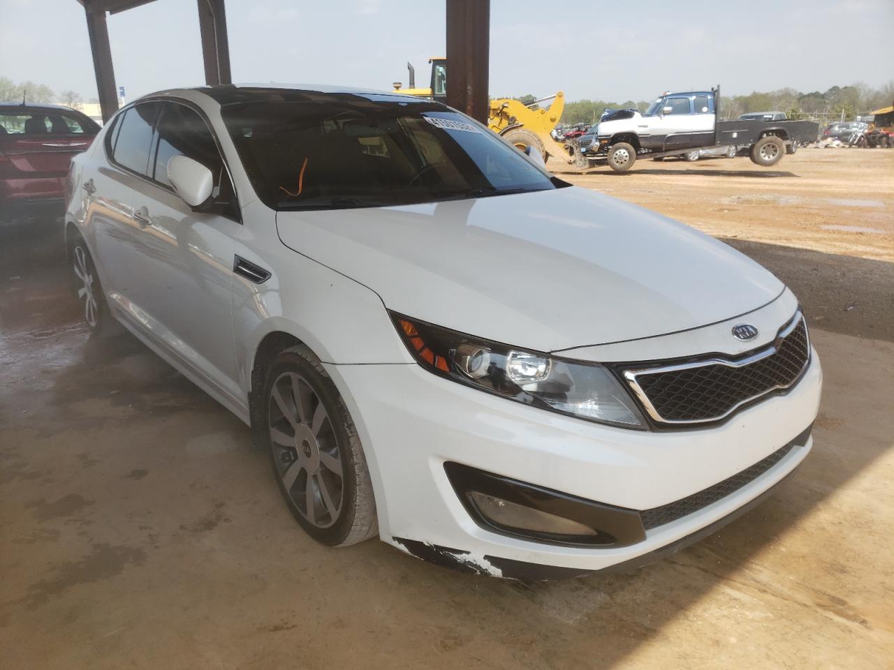 KIA OPTIMA SX 2012 with VIN 5XXGR4A69CG010981 - Photo from auction