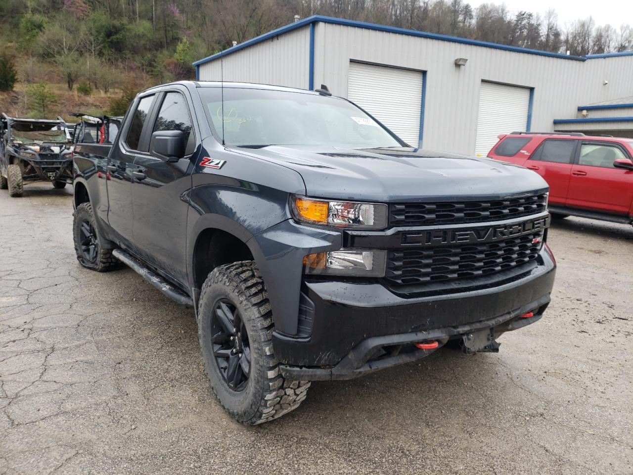 CHEVROLET SILVERADO 2019 with VIN 1GCRYCEF8KZ264483 - Photo from auction