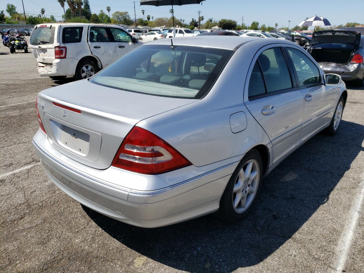 Photo 4 from auction – 2002 MERCEDES-BENZ C 320 with VIN WDBRF64J82F200151