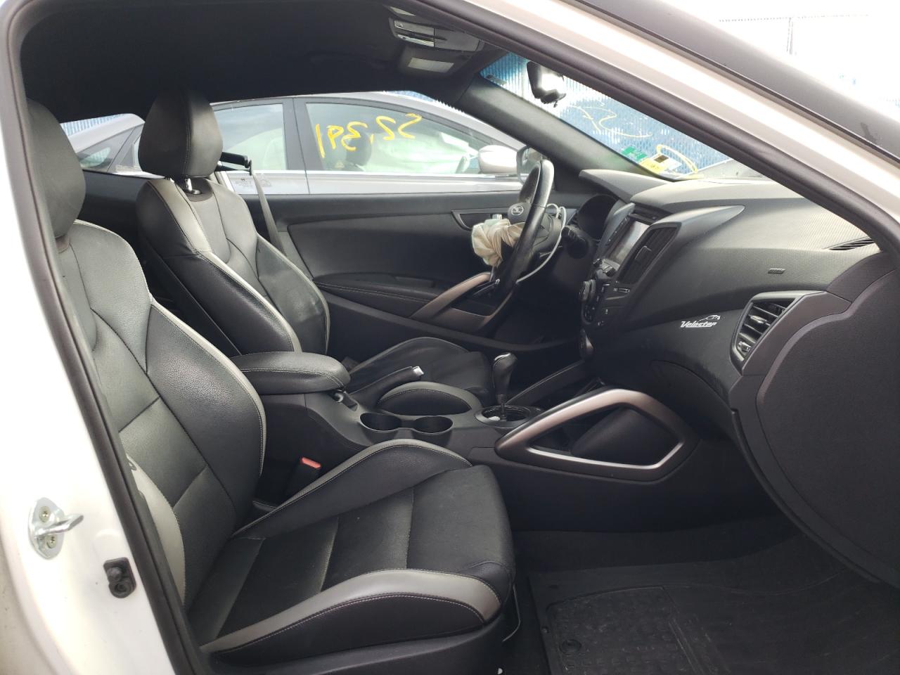 Photo 5 from auction – 2016 HYUNDAI VELOSTER with VIN KMHTC6AE9GU297219
