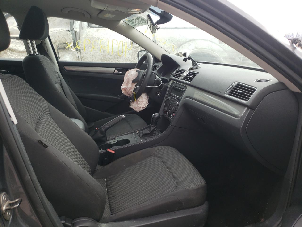 Photo 5 from auction – 2013 VOLKSWAGEN PASSAT S with VIN 1VWAH7A32DC089330