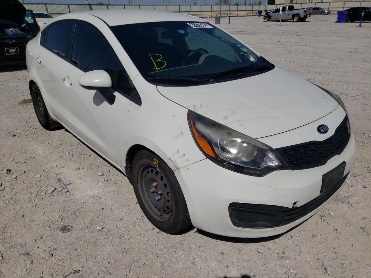 KIA RIO LX 2015 مع رقم تعريف المركبة KNADM4A31F6497262 - صورة من المزاد