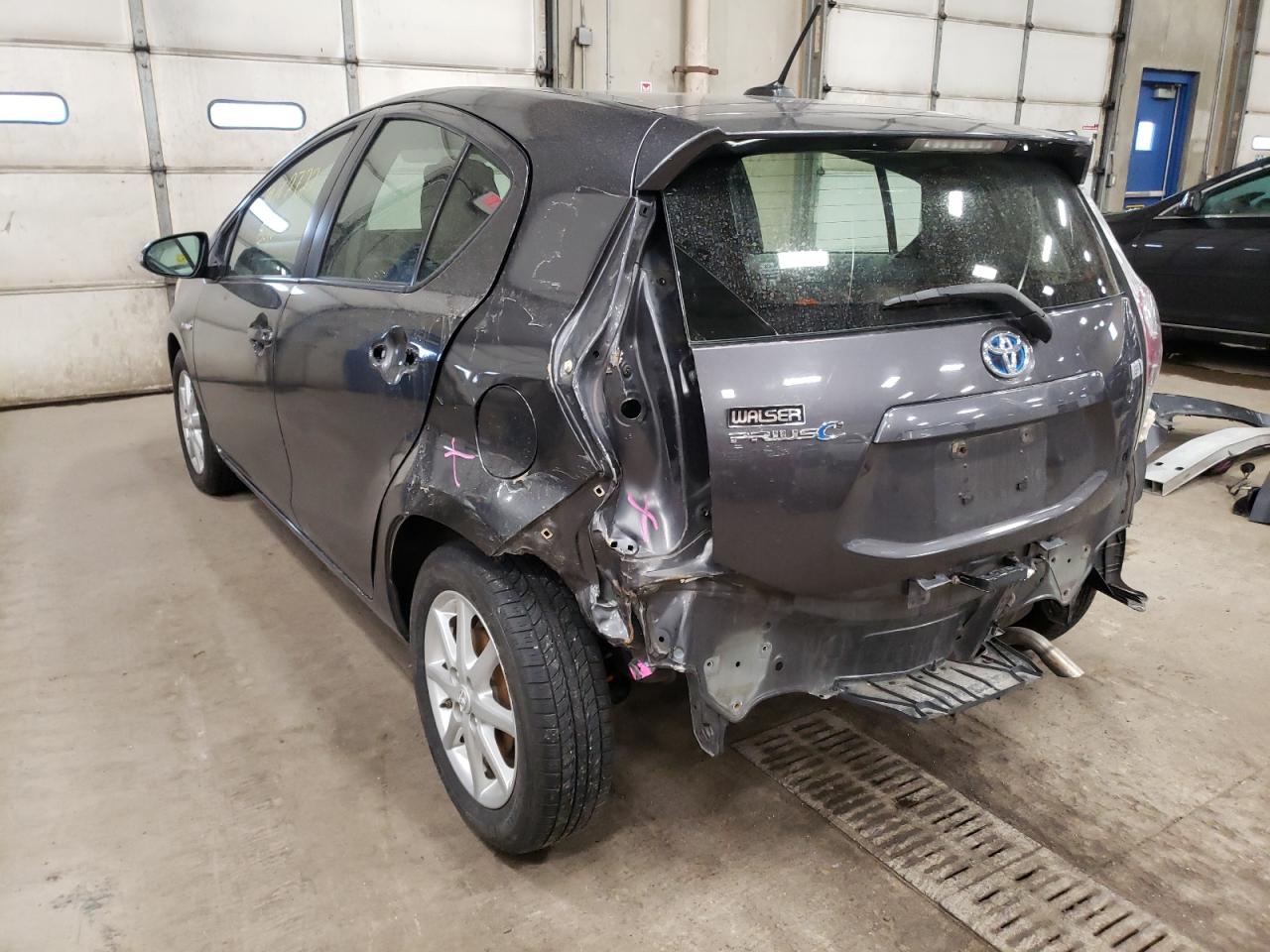 Photo 3 from auction – 2013 TOYOTA PRIUS C with VIN JTDKDTB37D1045216