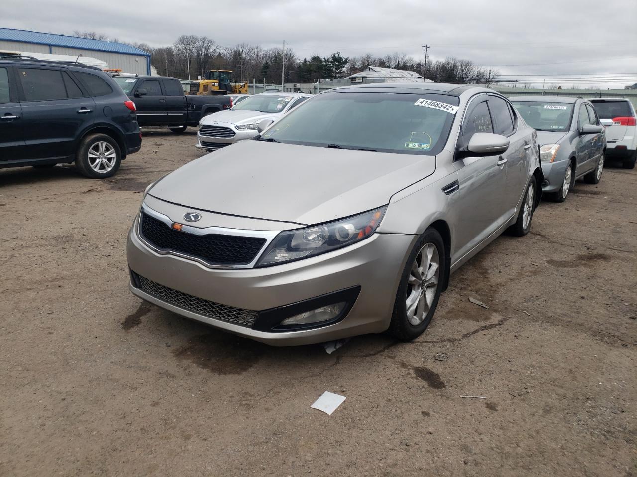 Photo 2 from auction – 2011 KIA OPTIMA EX with VIN KNAGN4A76B5120696