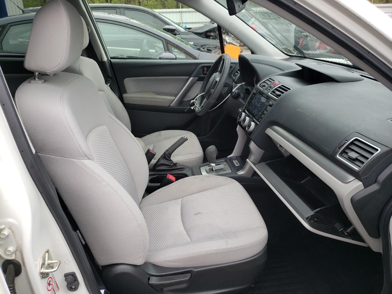 Photo 5 from auction – 2017 SUBARU FORESTER 2 with VIN JF2SJAEC5HH567849