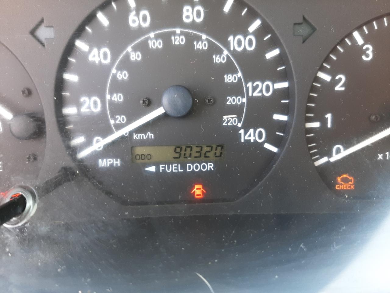 Photo 8 from auction – 2000 TOYOTA CAMRY CE with VIN 4T1BG22K1YU697239