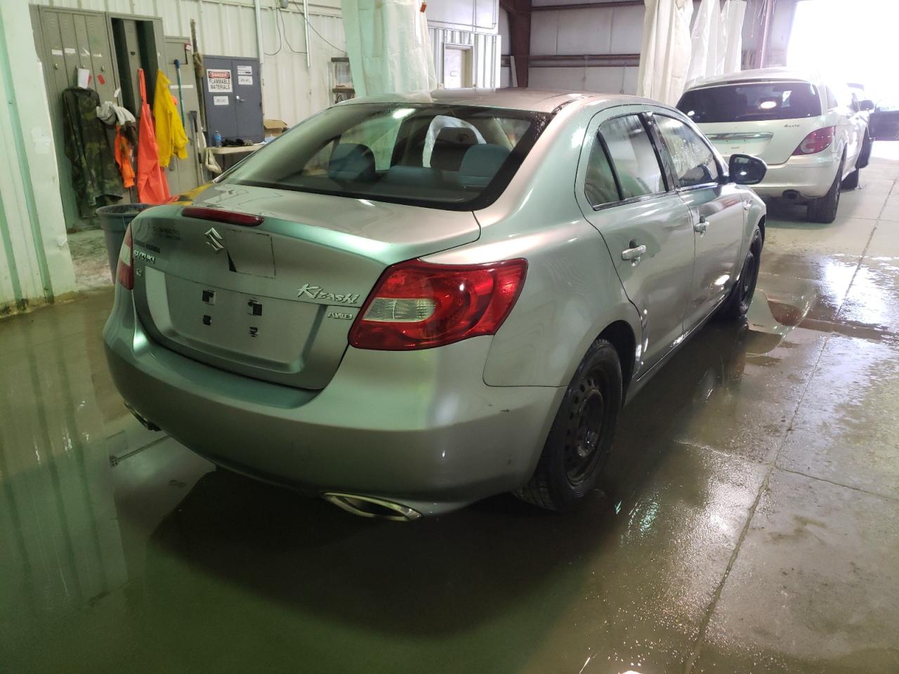 Photo 4 from auction – 2011 SUZUKI KIZASHI S with VIN JS2RF9A13B6110385