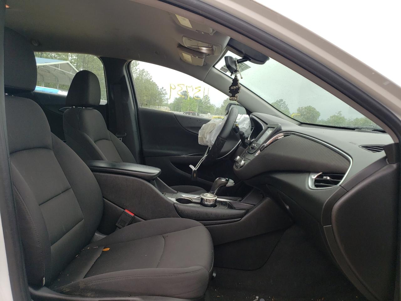 Photo 5 from auction – 2016 CHEVROLET MALIBU LT with VIN 1G1ZE5ST6GF285963