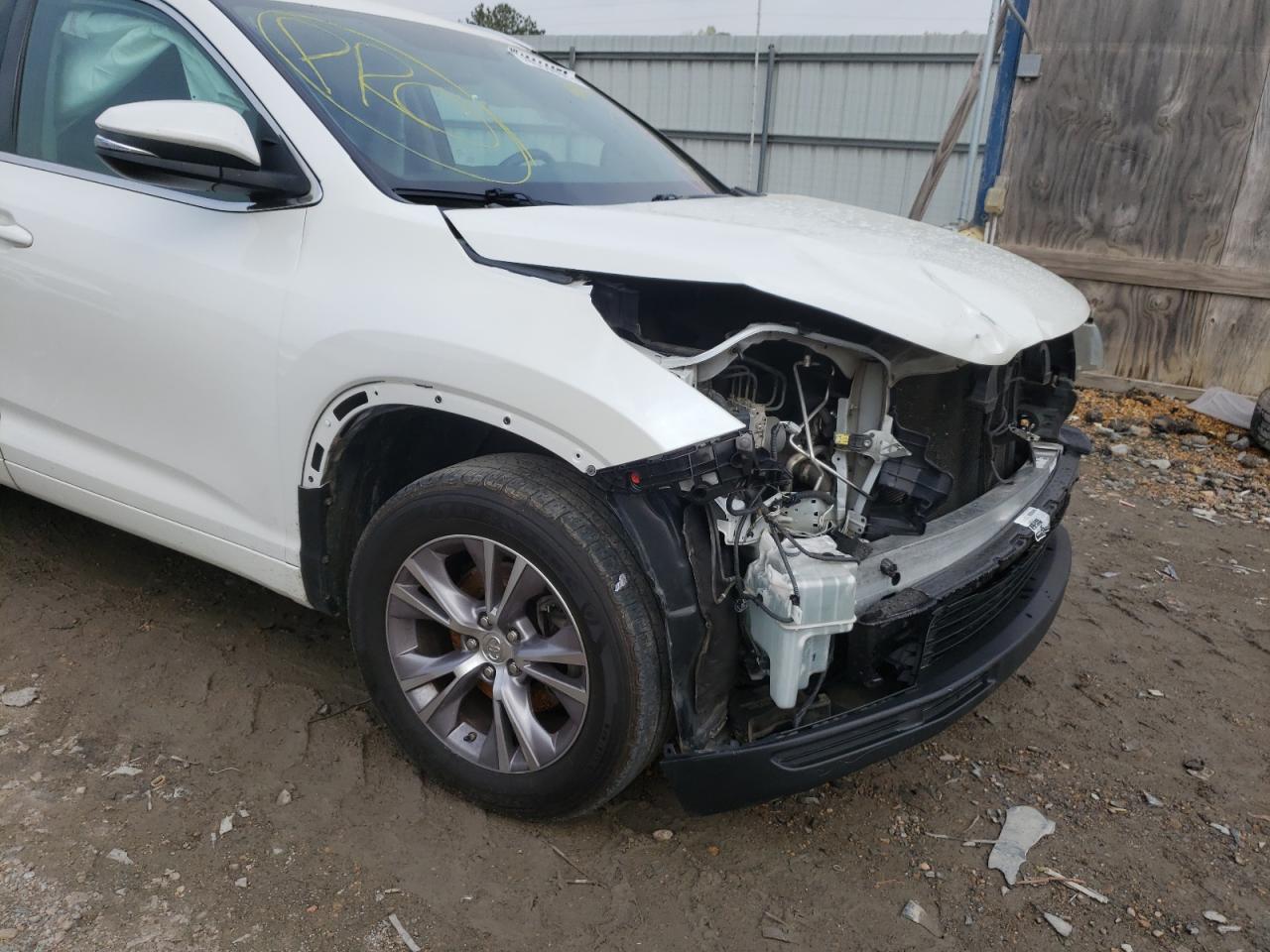 Photo 9 from auction – 2015 TOYOTA HIGHLANDER with VIN 5TDKKRFH1FS076188