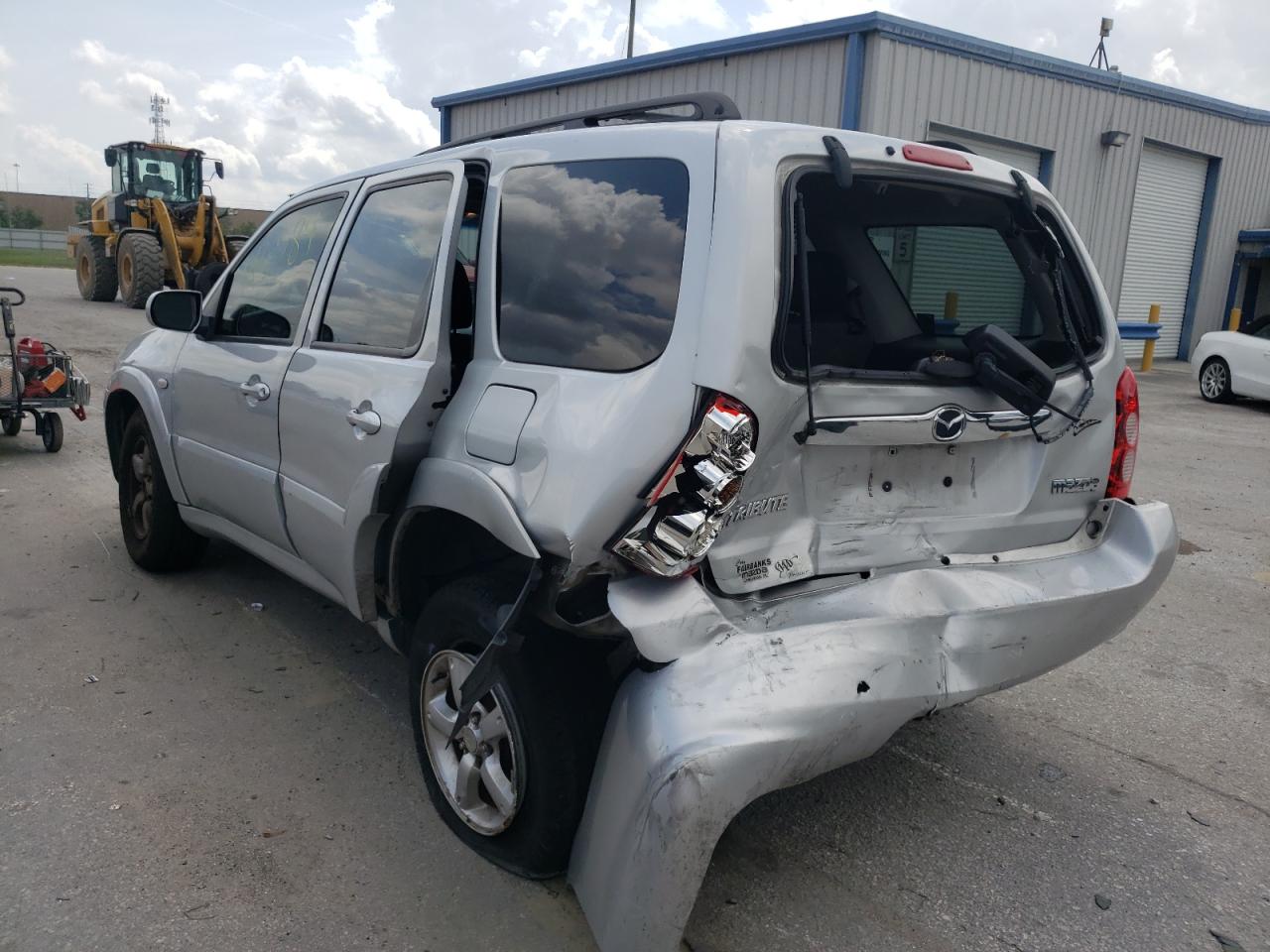 Photo 3 from auction – 2005 MAZDA TRIBUTE with VIN 4F2YZ04155KM33255