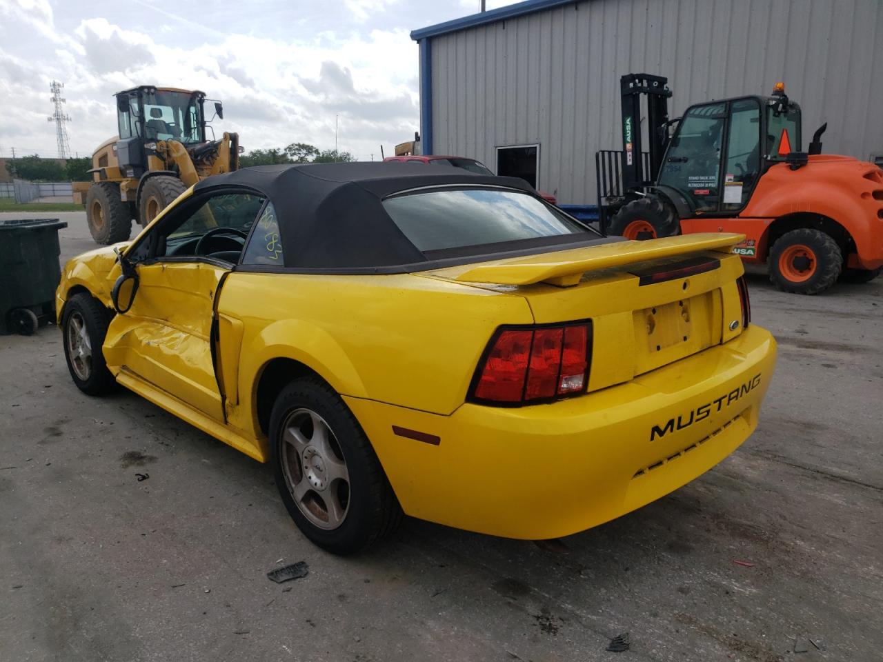 Photo 3 from auction – 2004 FORD MUSTANG with VIN 1FAFP446X4F216572