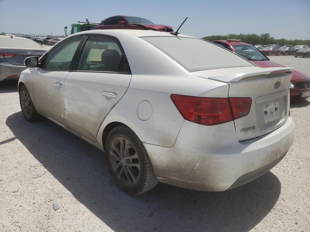 Photo 3 from auction – 2011 KIA FORTE EX with VIN KNAFU4A28B5363560