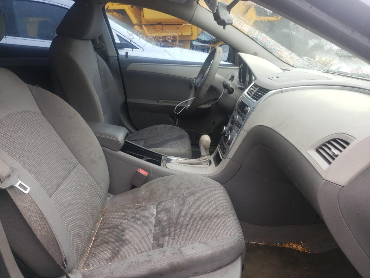 Photo 5 from auction – 2010 CHEVROLET MALIBU LS with VIN 1G1ZB5EBXAF259806