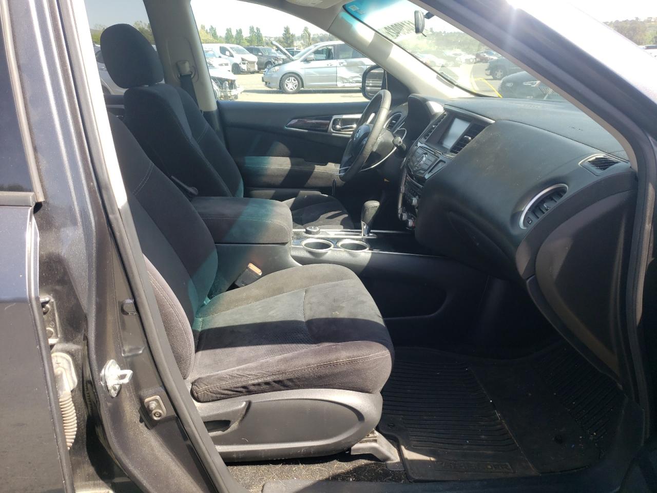 Photo 5 from auction – 2013 NISSAN PATHFINDER with VIN 5N1AR2MMXDC678547