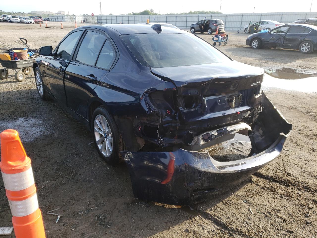 Photo 3 from auction – 2016 BMW 320 I with VIN WBA8E1G50GNT35961