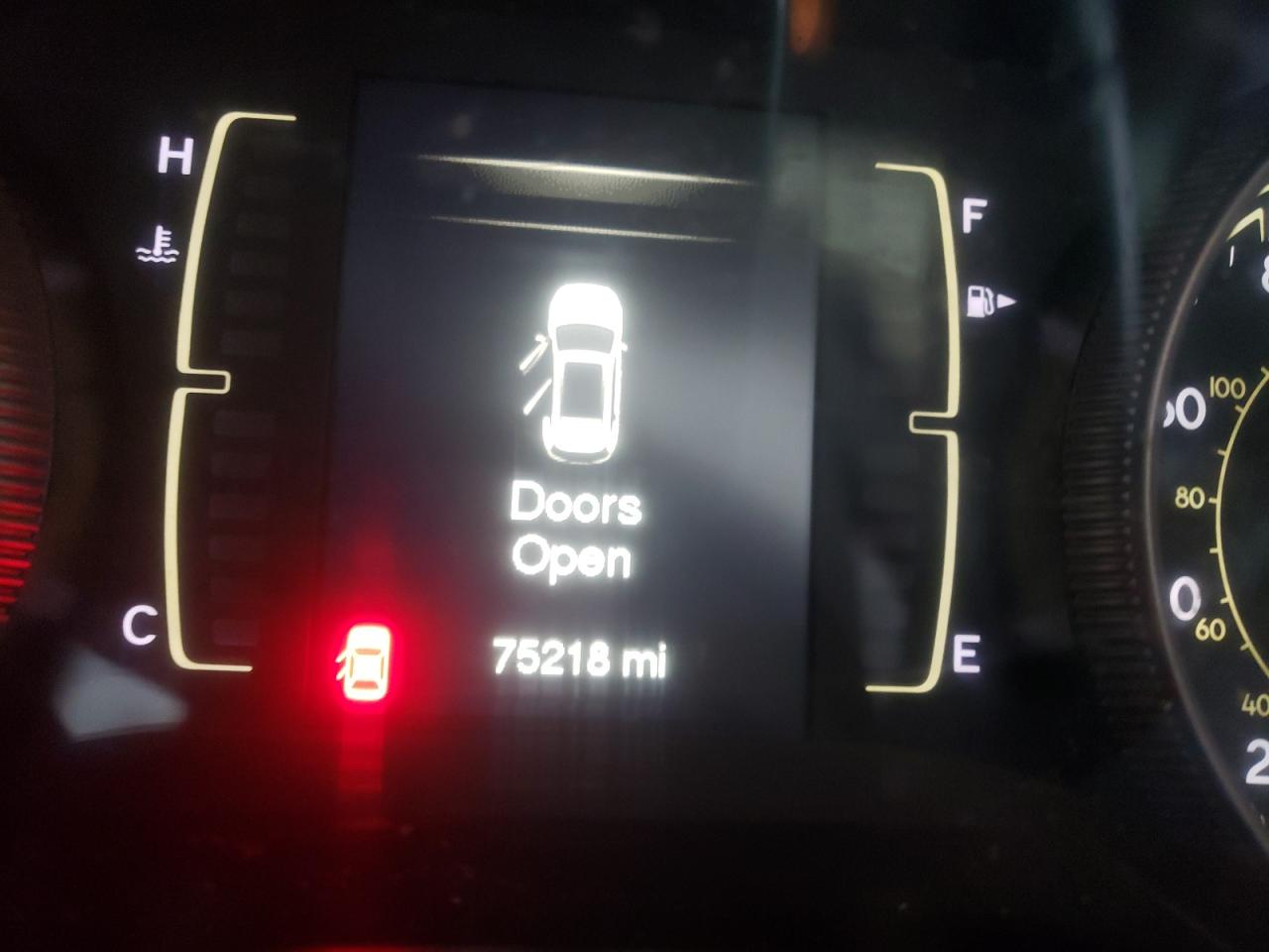 Photo 8 from auction – 2018 JEEP CHEROKEE L with VIN 1C4PJLLX4JD577405