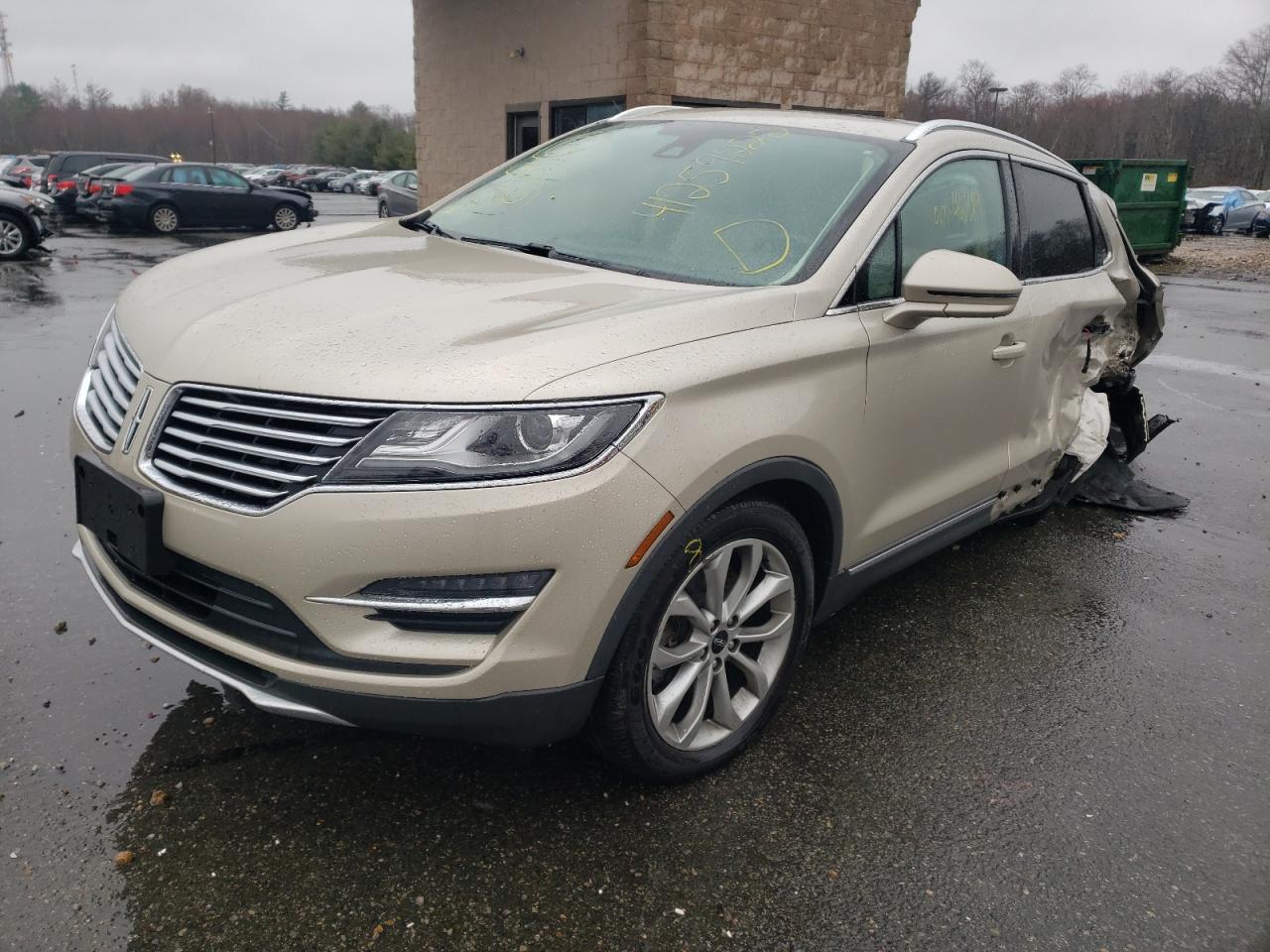 Photo 2 from auction – 2017 LINCOLN MKC SELECT with VIN 5LMCJ2D91HUL57716