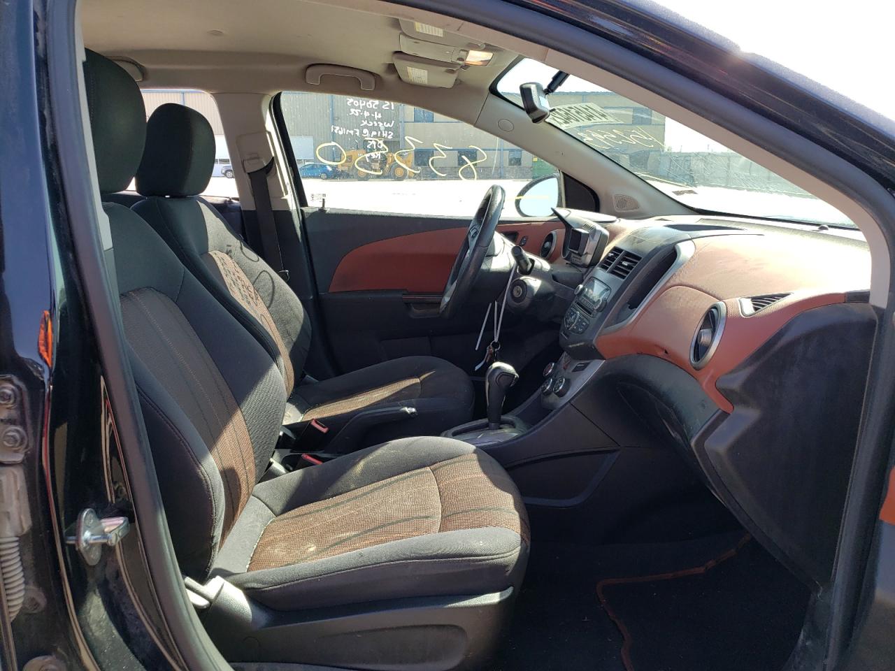 Photo 5 from auction – 2015 CHEVROLET SONIC LT with VIN 1G1JC5SH2F4152593