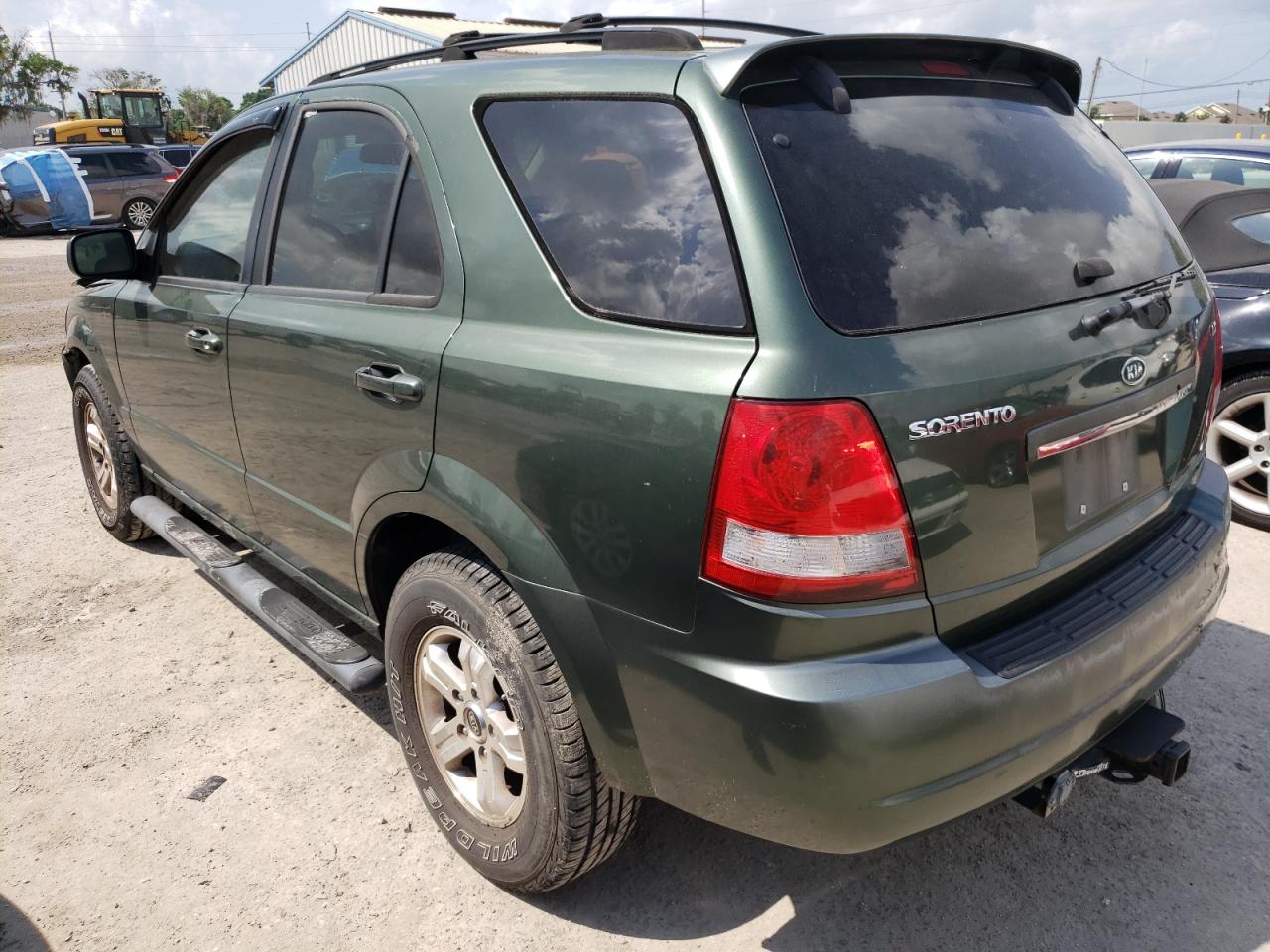 Photo 3 from auction – 2005 KIA SORENTO EX with VIN KNDJD733455338745