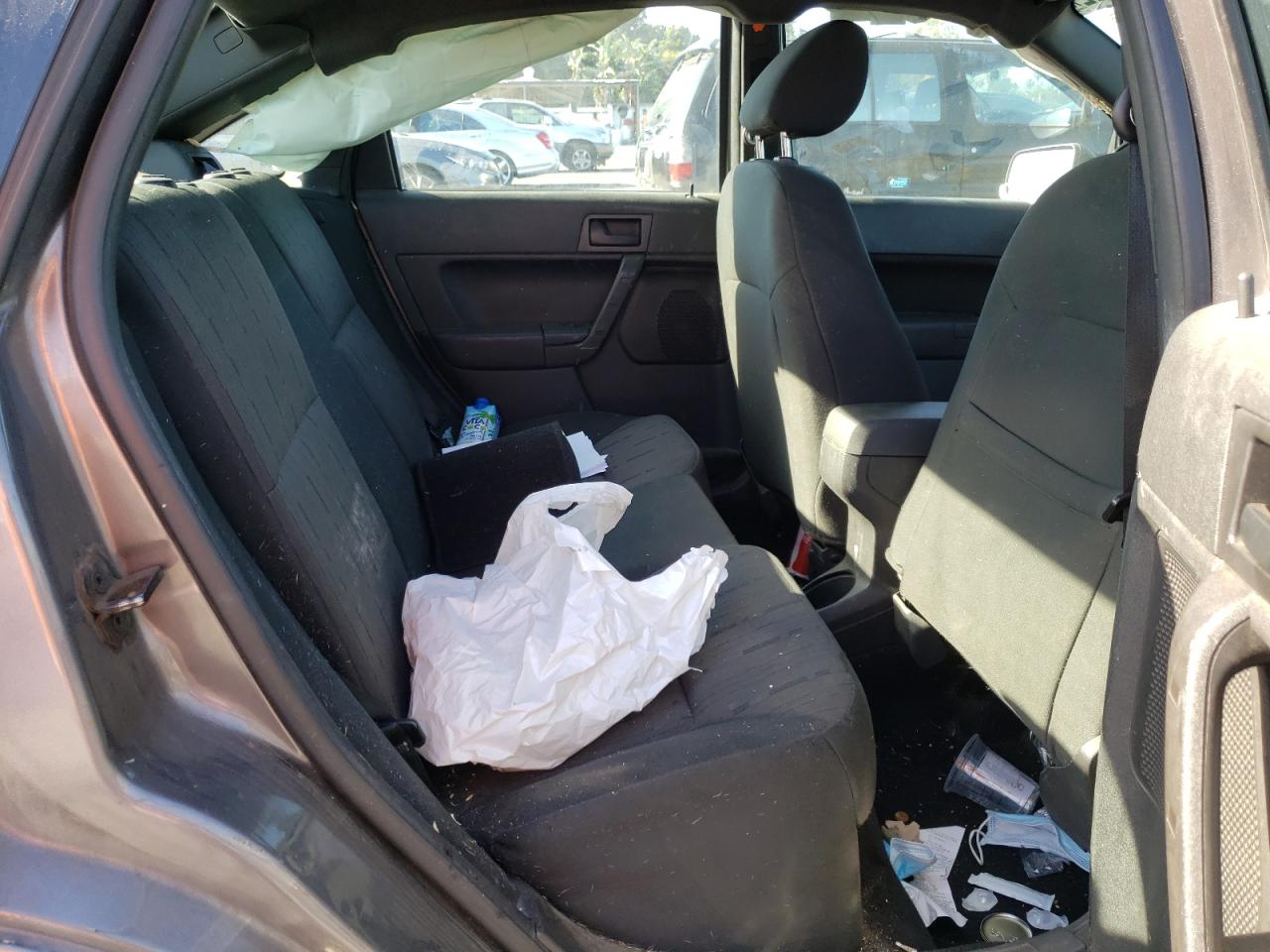 Photo 6 from auction – 2010 FORD FOCUS SE with VIN 1FAHP3FN1AW200294