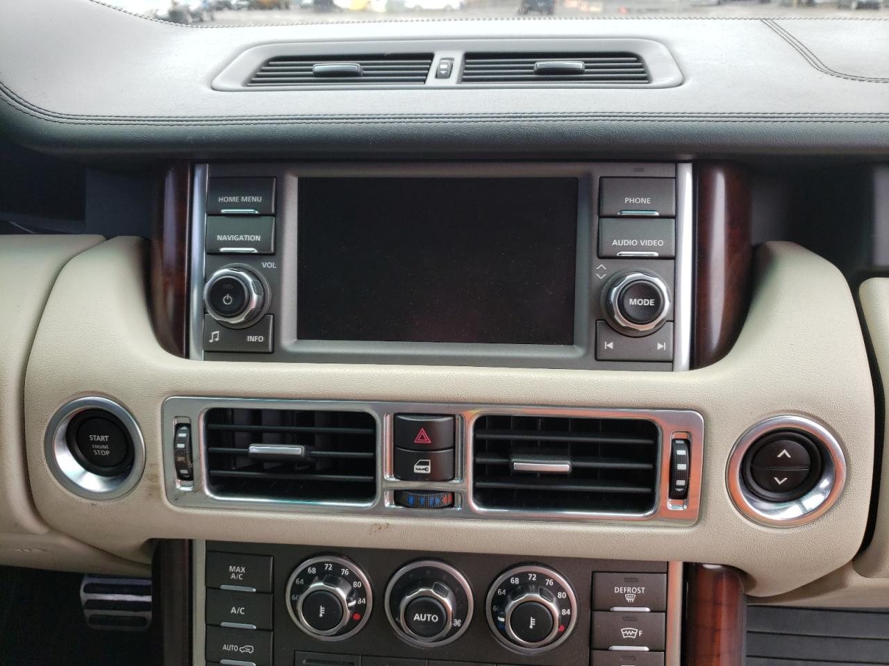 Photo 9 from auction – 2011 LAND ROVER RANGE ROVE with VIN SALMF1E46BA335500