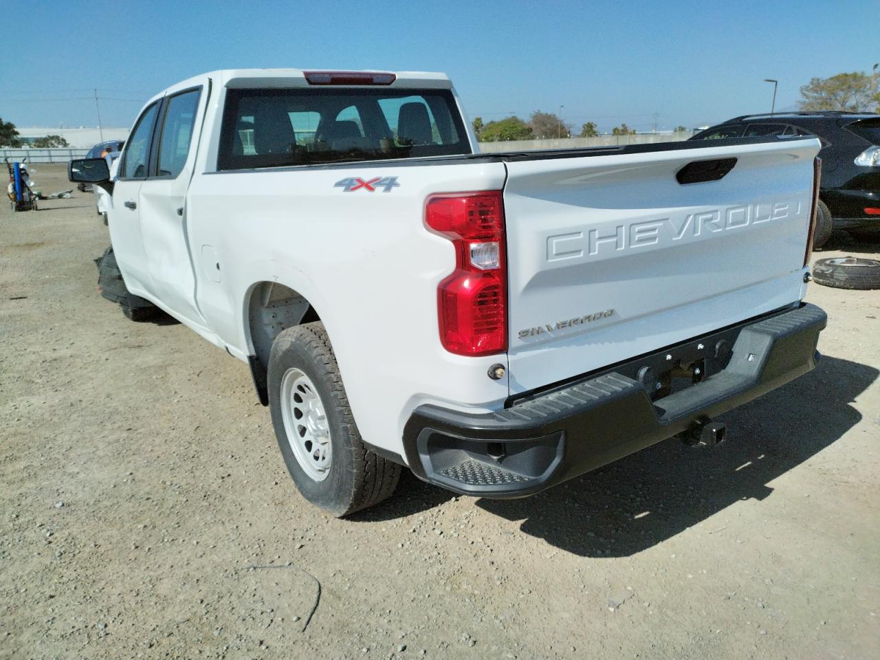 Photo 3 from auction – 2019 CHEVROLET SILVERADO with VIN 1GCUYAEF3KZ309814