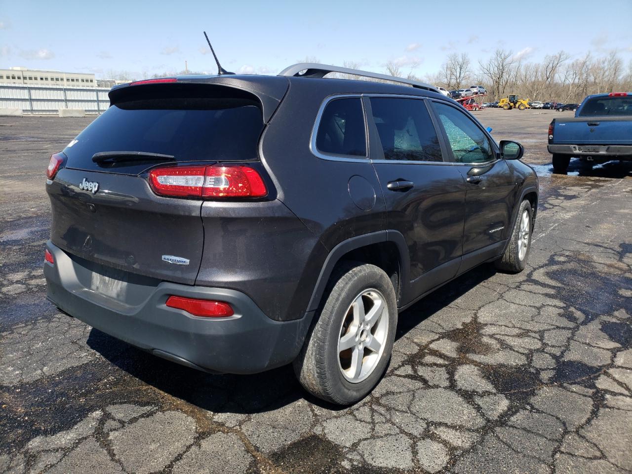 Photo 4 from auction – 2015 JEEP CHEROKEE L with VIN 1C4PJLCB9FW721076