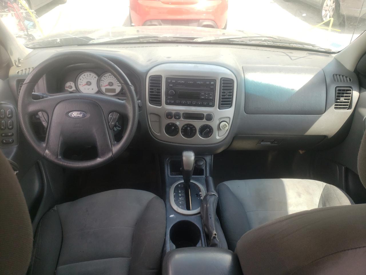 Photo 9 from auction – 2005 FORD ESCAPE XLS with VIN 1FMCU92Z55KB94730