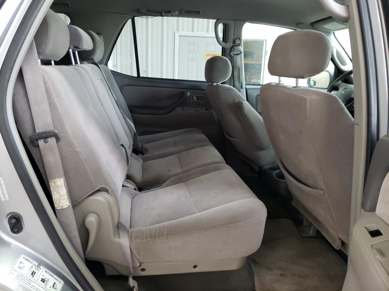 Photo 6 from auction – 2002 TOYOTA SEQUIOA with VIN 5TDBT44AX2S132838