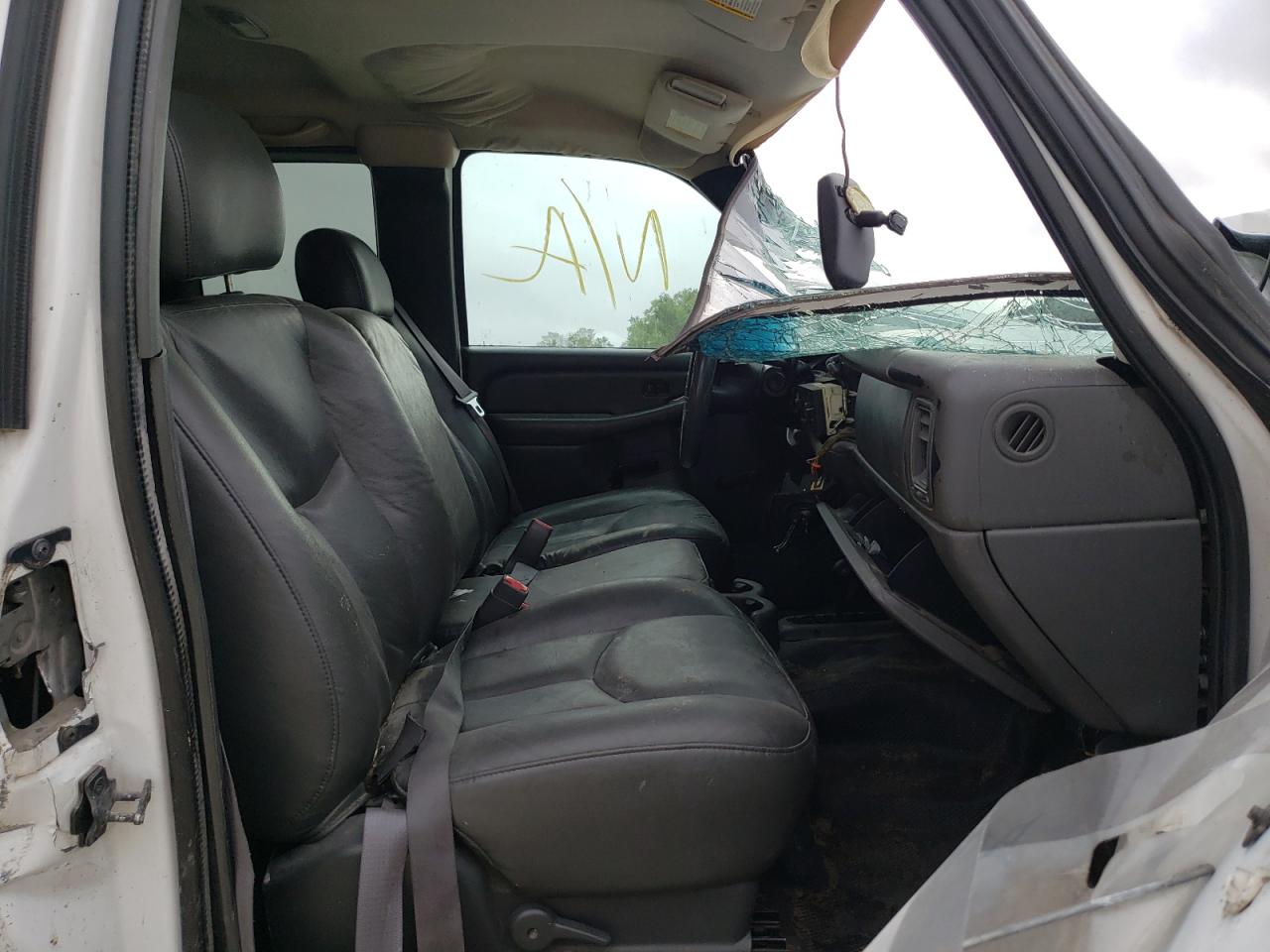 Photo 5 from auction – 2003 CHEVROLET SILVERADO with VIN 1GCEK19T83E225521