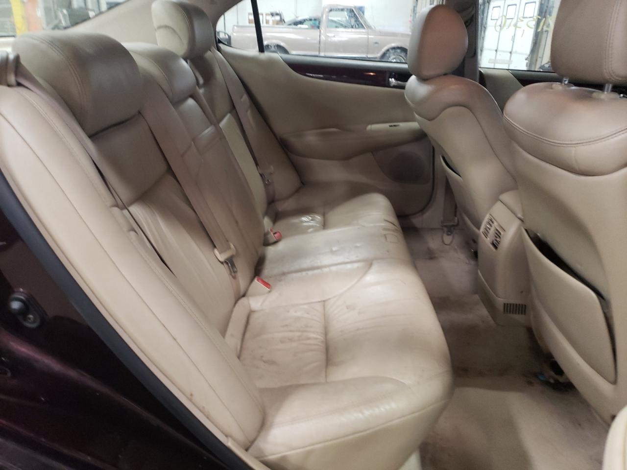 Photo 6 from auction – 2003 LEXUS ES 300 with VIN JTHBF30GX36018107