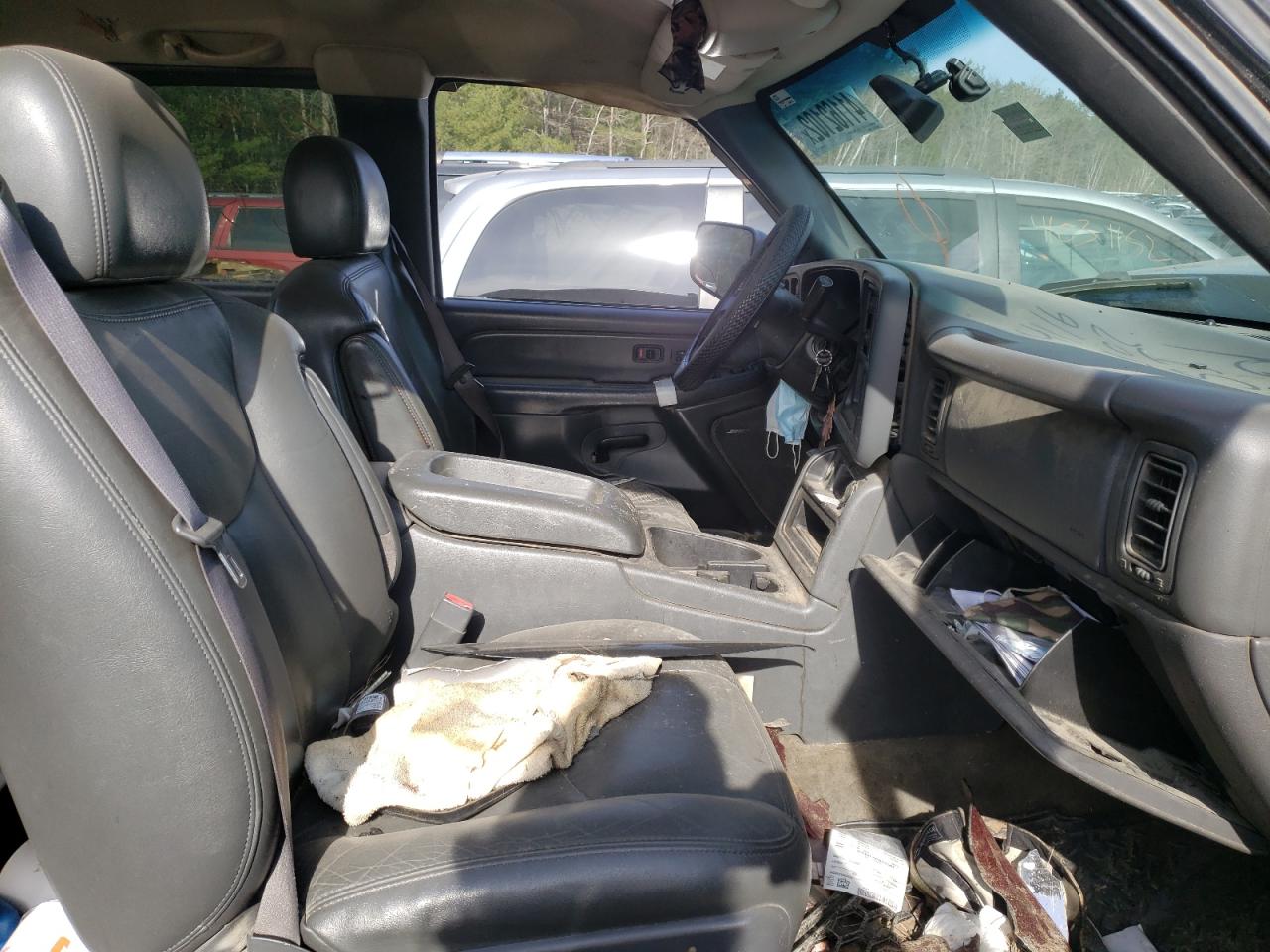 Photo 5 from auction – 2006 CHEVROLET SILVERADO with VIN 1GCHK29U96E250573