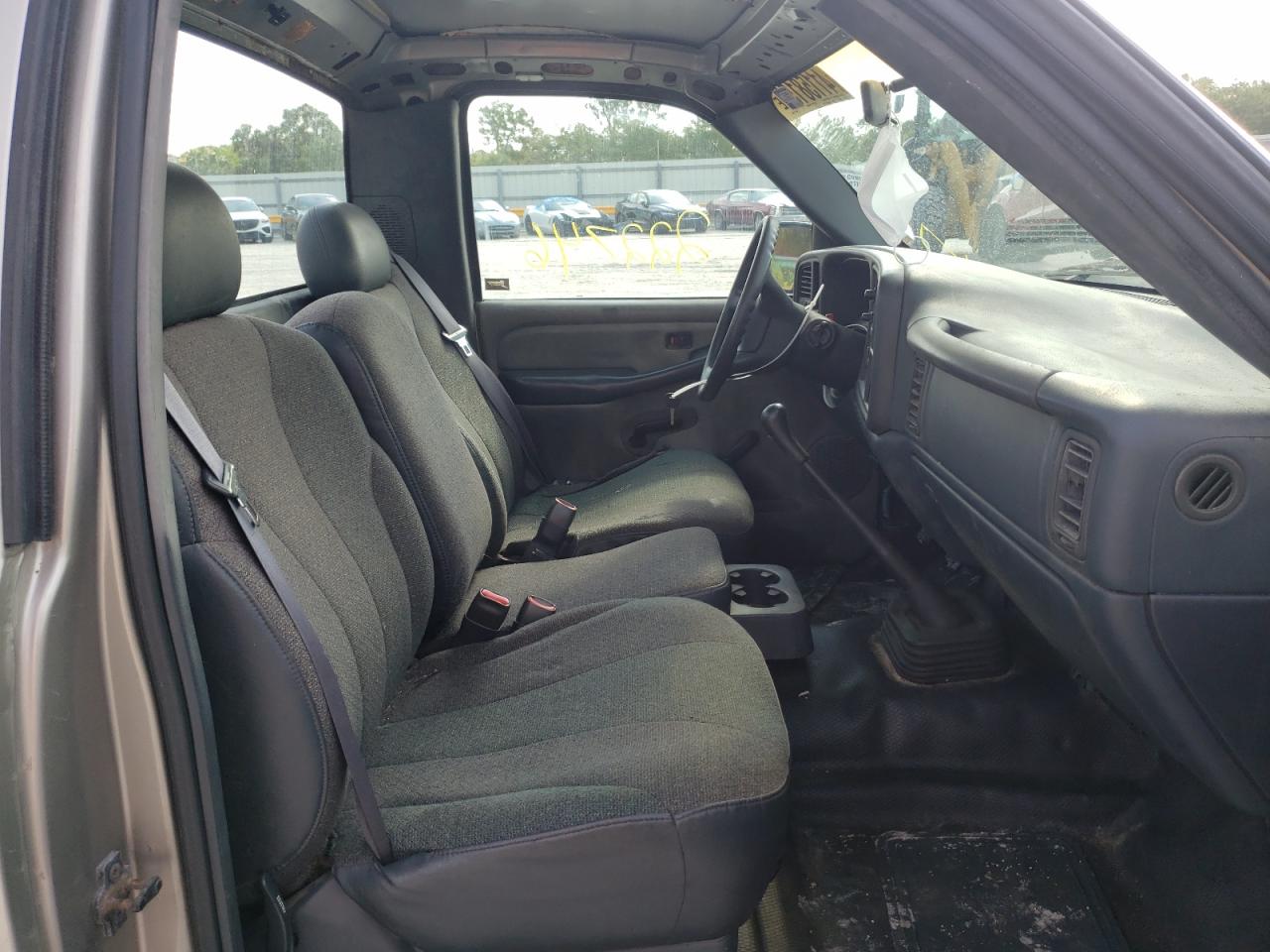 Photo 5 from auction – 1999 CHEVROLET SILVERADO with VIN 1GCEC14V3XE213546