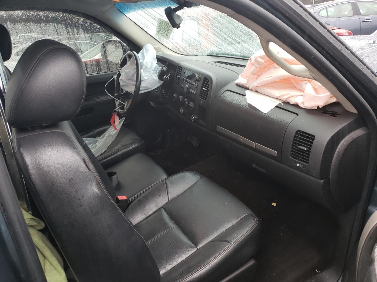 Photo 5 from auction – 2011 CHEVROLET SILVERADO with VIN 1GCNKSE04BF128794