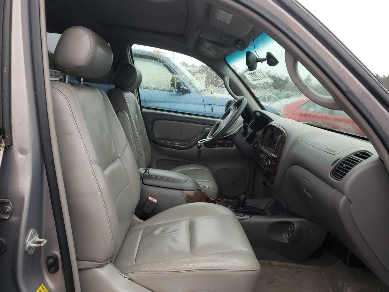 Photo 5 from auction – 2002 TOYOTA SEQUOIA LI with VIN 5TDBT48A82S110508