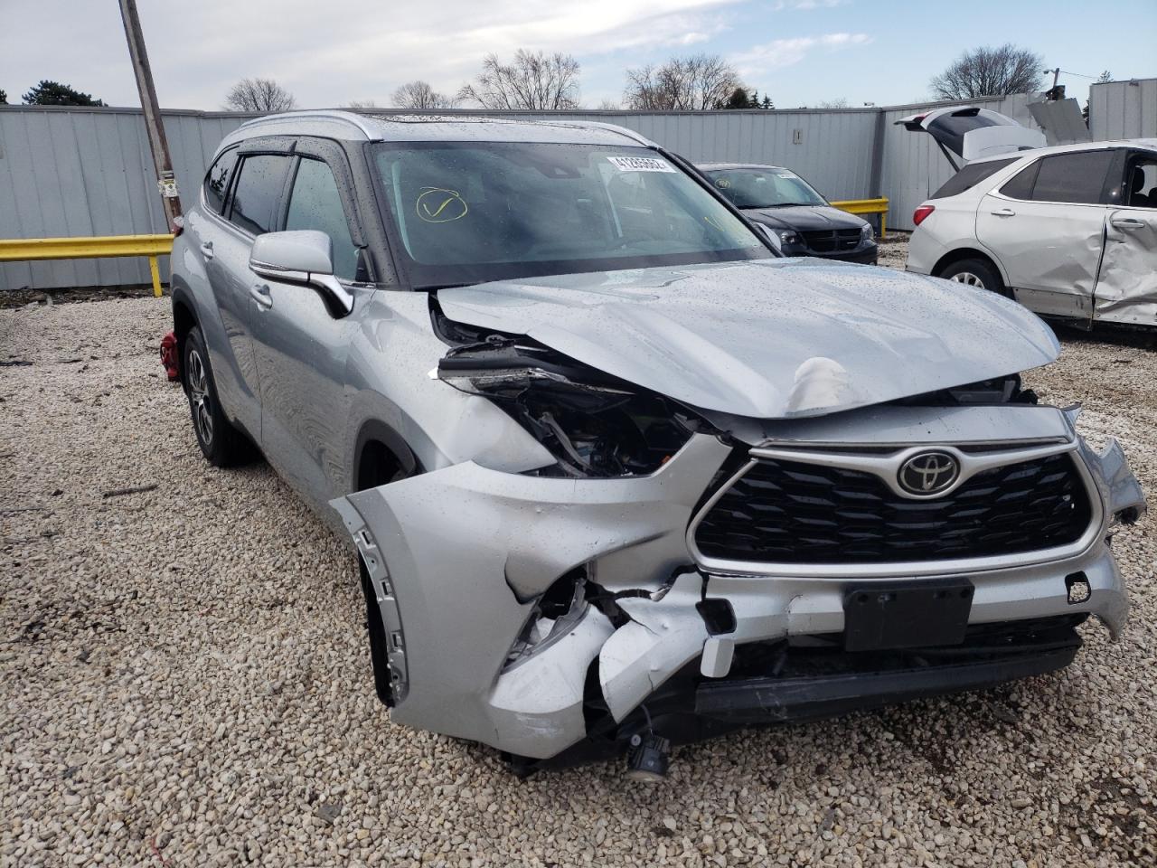 Photo 1 from auction – 2021 TOYOTA HIGHLANDER with VIN 5TDGZRBH9MS057117