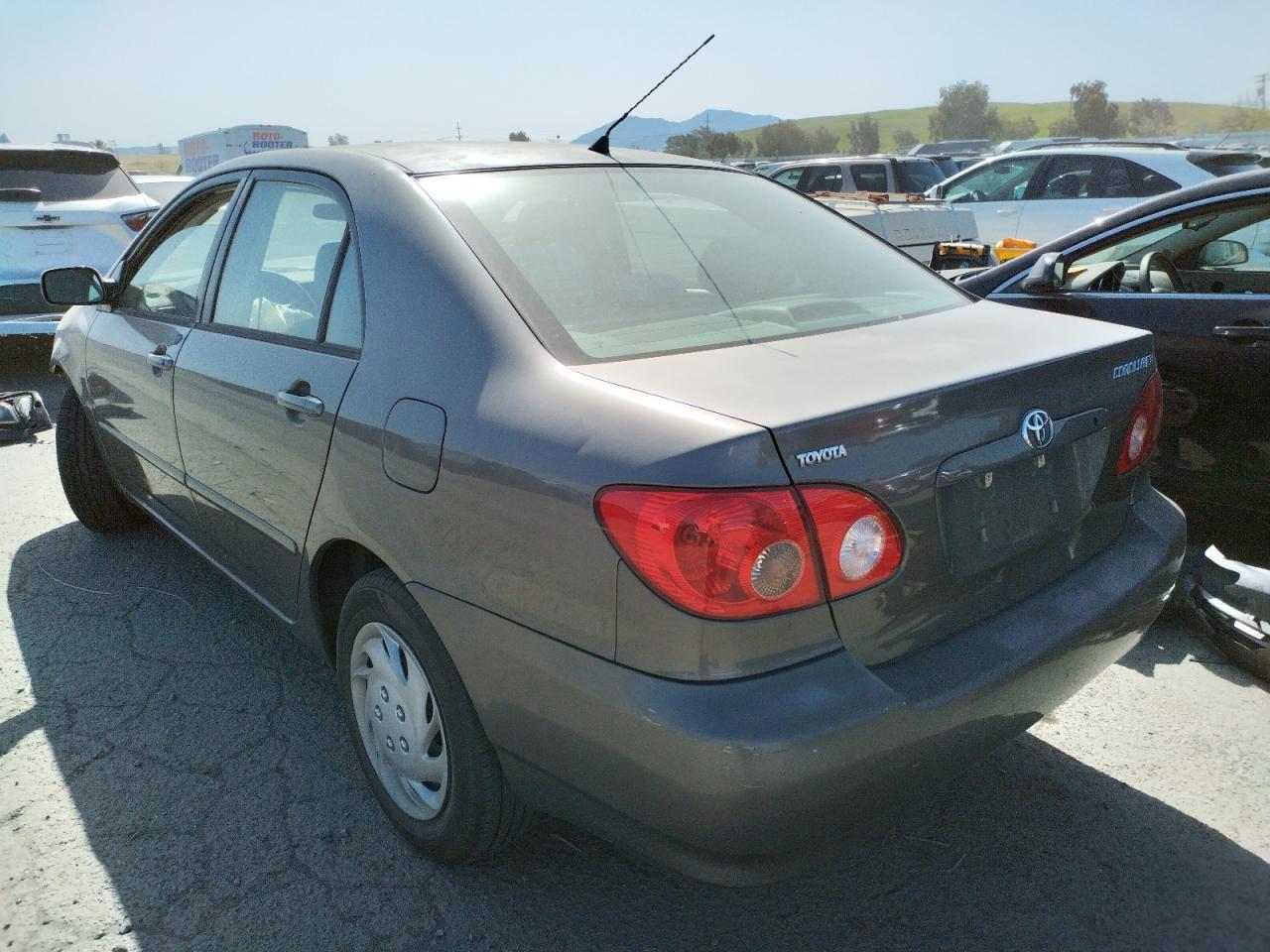 Photo 3 from auction – 2005 TOYOTA COROLLA CE with VIN 1NXBR30E25Z499567