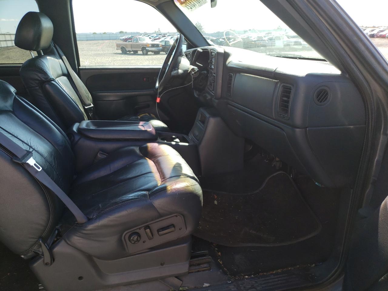 Photo 5 from auction – 1999 CHEVROLET SILVERADO with VIN 1GCEK19T7XE133502