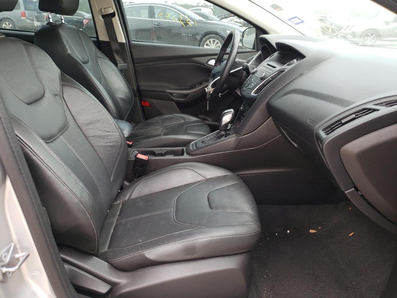 Photo 5 from auction – 2016 FORD FOCUS SE with VIN 1FADP3F27GL311883