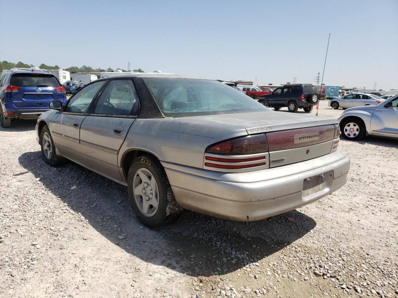 Photo 3 from auction – 1996 DODGE INTREPID with VIN 2B3HD46T5TH132950