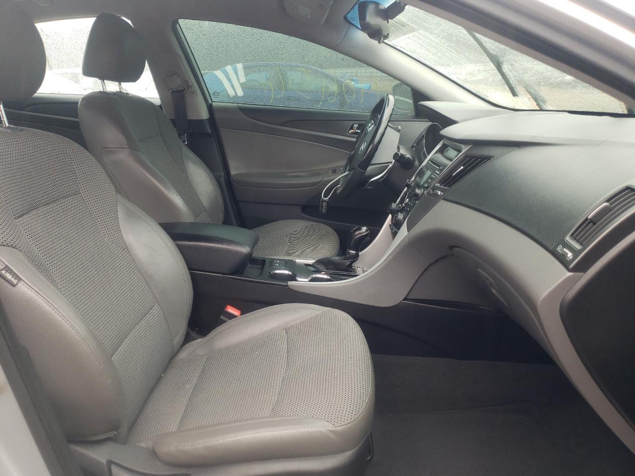 Photo 5 from auction – 2013 HYUNDAI SONATA SE with VIN 5NPEC4AB6DH534360