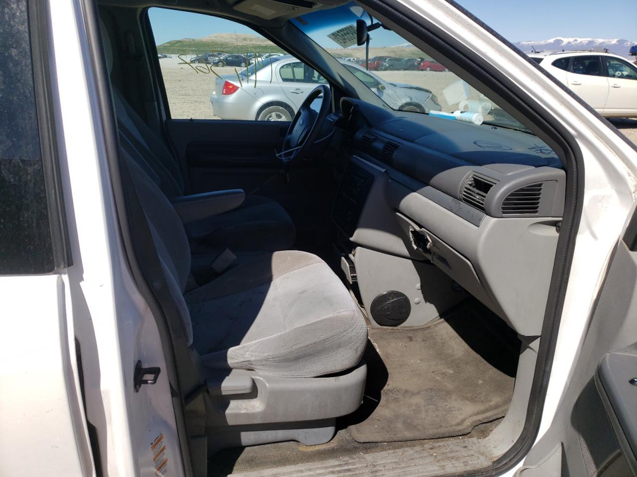 Photo 5 from auction – 2004 FORD FREESTAR S with VIN 2FMDA57624BA91410