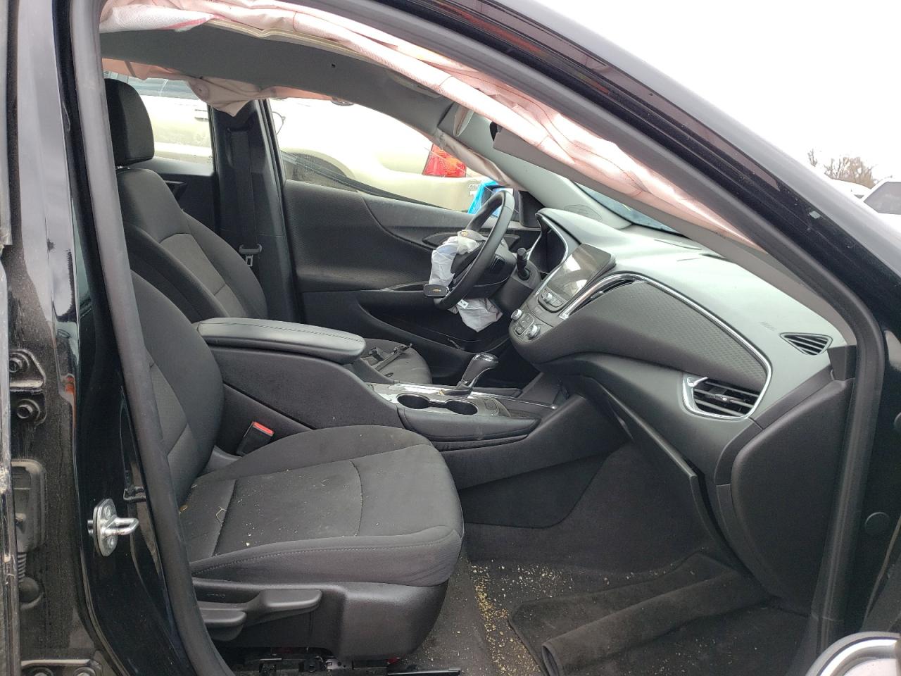 Photo 5 from auction – 2016 CHEVROLET MALIBU LT with VIN 1G1ZE5ST0GF348359